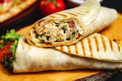 CHICKEN & HALLOUMI